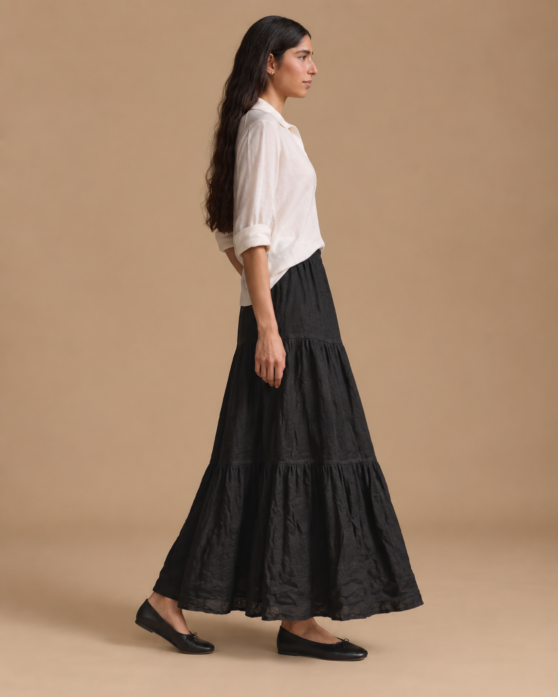 Falda Marea RAIZO 100% lino color Negro, detalle de calce