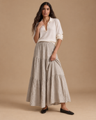 Falda Marea RAIZO 100% lino color Lino Natural, detalle de movimiento
