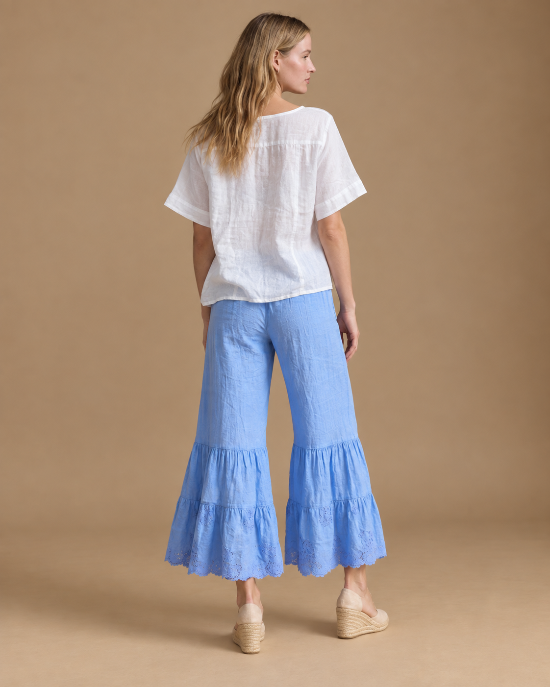 Pantalón Cauce RAIZO en lino color Azul Cielo, vista lateral
